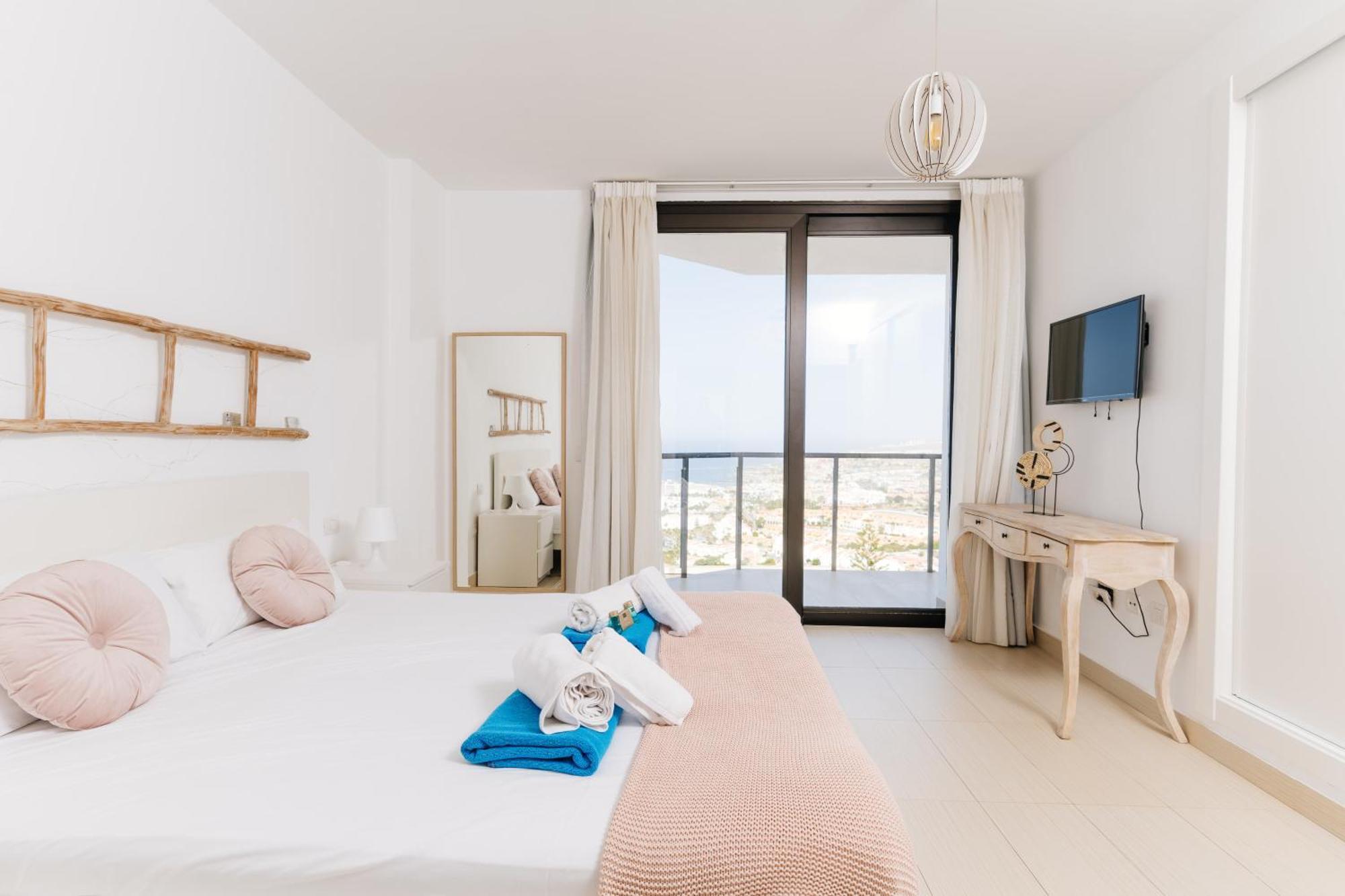 Sunset White Villa - Ocean View, Jakuzzi, Heated Pool, Air-Conditioning, Grill Playa de las Americas  Luaran gambar